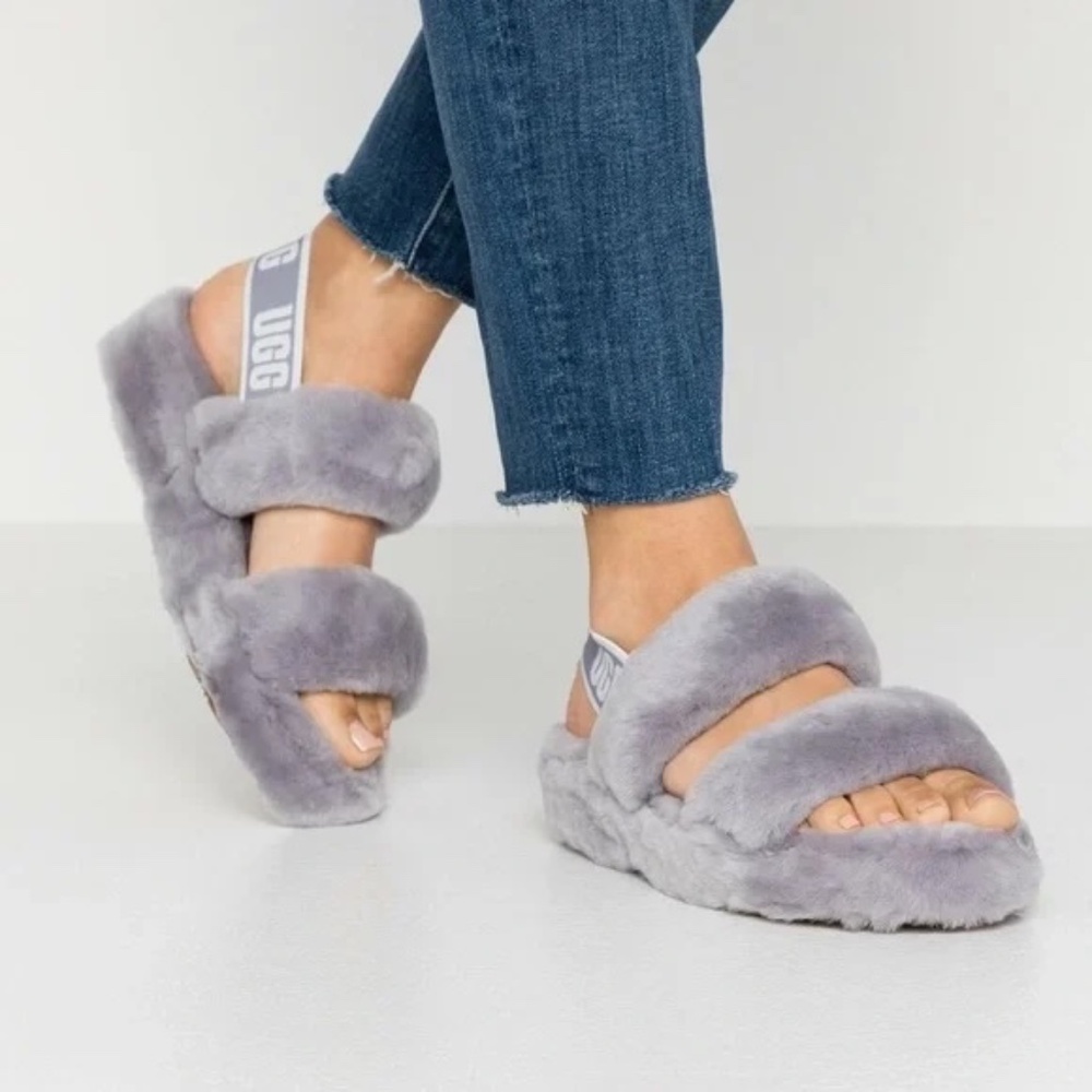 UGG Fluff Oh Yeah Sandals/Slippers - Size 6